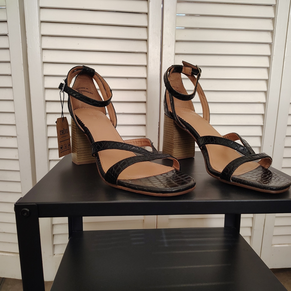 NWT Crevo Black Croc-Embossed Strappy Block Heel Sandals Size 9.5 - Picture 3 of 15